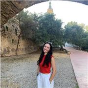 Estudiante universitaria y en preparación para el curso de enseñanza en el I.C. Apta para alumnos de primaria y secundaria.